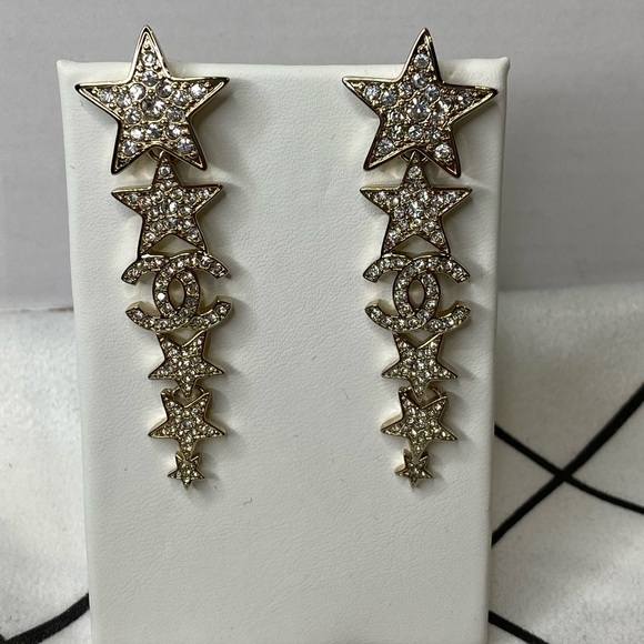 Chanel golden tone Star Drop Earrings - Picture 1 of 5